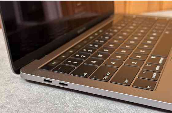 Макбук Apple Macbook pro i7 16gb 256gb в гарному стані. Харків