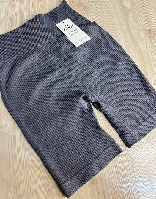 Шорти жіночі Kenalin 0412 велосипедки лосини в рубчик пуш-ап широкий пояс середня довжина one size, сірий, one size Київ - фото 15