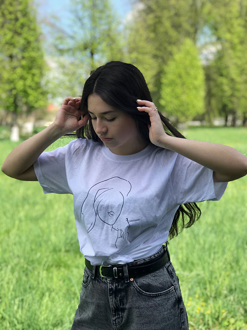 Футболка Oversize с Арт принтом женщины. Черновцы - изображение 1