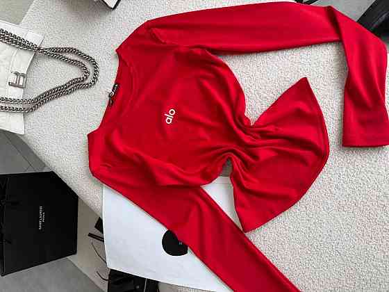 Стильний жіночий базовий лонгслів із написом і вирізом під пальчик мікродайвінг Червоний Одеса