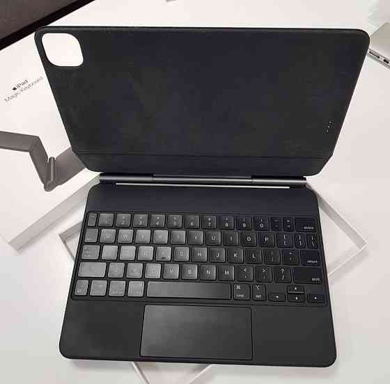 Magic keyboard iPad 11