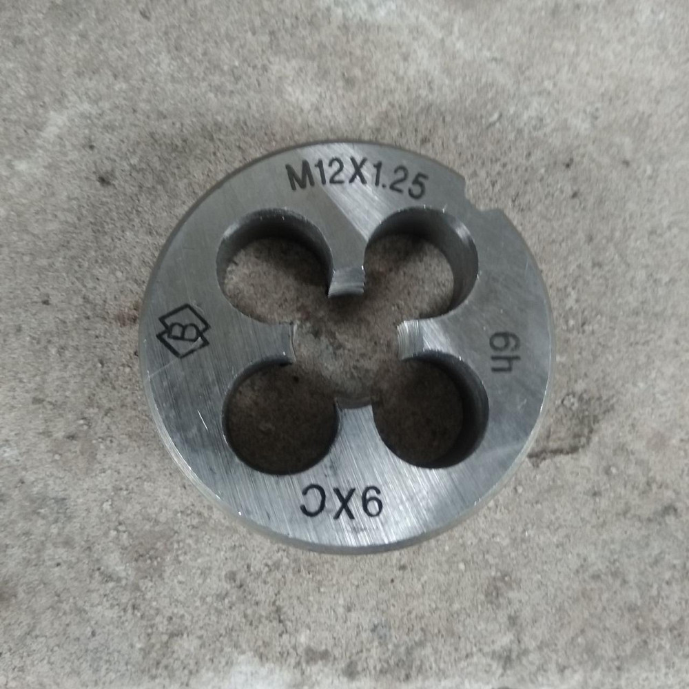 Плашка М30х2,0 права метрична - інструмент для нарізування зовнішньої різьби Харків - фото 1