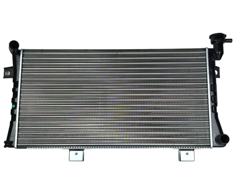 Радиатор двигателя 21214 инжектор охлаждения Мукачево - изображение 1