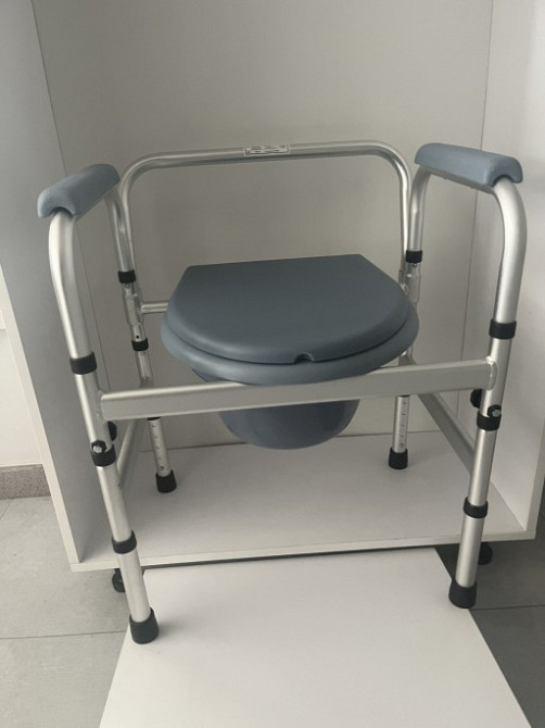 Кресло-туалет, алюминиевое, усиленное, регулируемое по высоте -FY 811 LF2 Днепр - изображение 1
