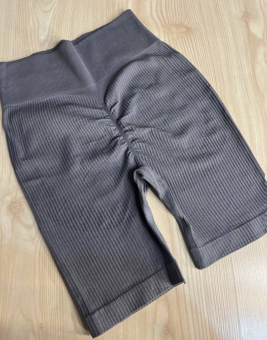 Шорти жіночі Kenalin 0412 велосипедки лосини в рубчик пуш-ап широкий пояс середня довжина one size, сірий, one size Київ - фото 5