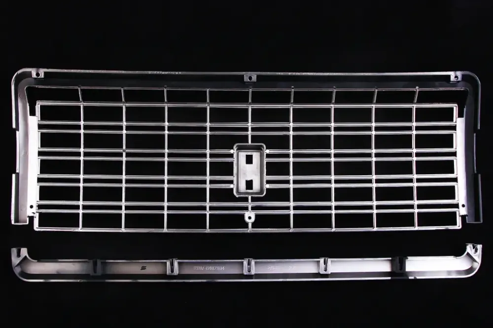 Решетка радиатора 2107 хром. Пластик с молдингом Винница - изображение 2