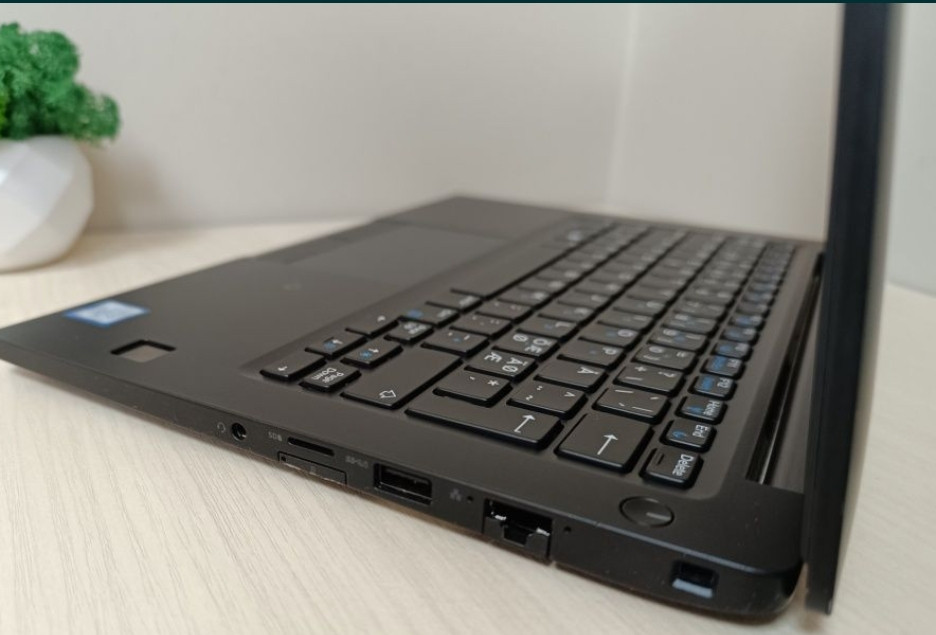 Ноутбук: DEll Latitude 7390/ i7 -8650/ 16Gb/512M2/ 13,3" Full HD / IPS. Київ - фото 2