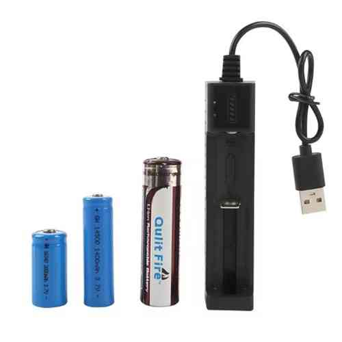 Зарядное устройство USB черное для аккумуляторов 18650, CR123A и других литий-ионных элементов питания Киев