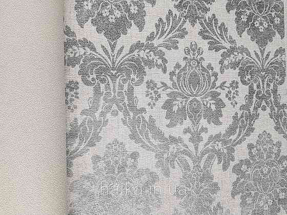Шпалери вінілові на флізеліні AS creation Perfect 1.06Х10 класика вензелю дамаск сріблясті на світло-сірому Київ