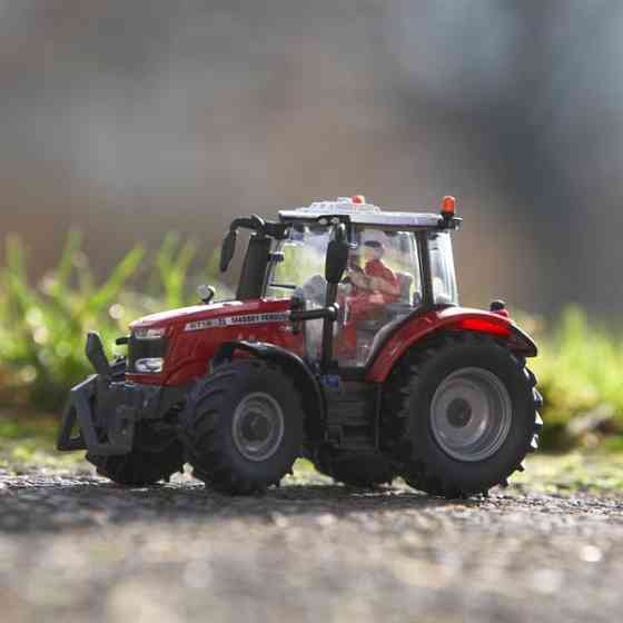 Модель Britains Трактор Massey Ferguson 6718 S 1:32 (43235) Харьков
