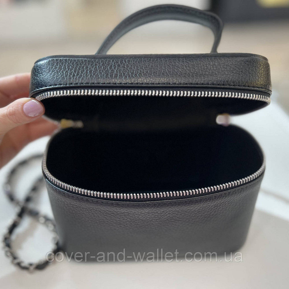 Модна жіноча шкіряна сумка косметичка через плече чорного кольору Virginia Conti Київ - фото 4