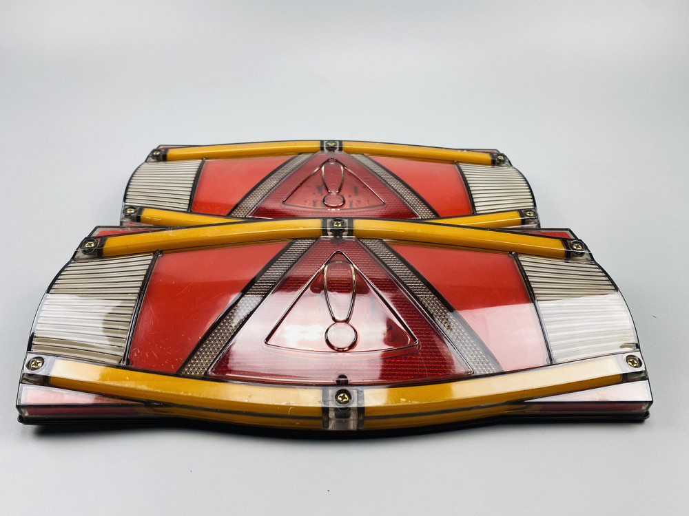 Задні світлодіодні ліхтарі зі стрілками для вантажівки, система освітлення для вантажівки, комбінована фара Мукачево - фото 1