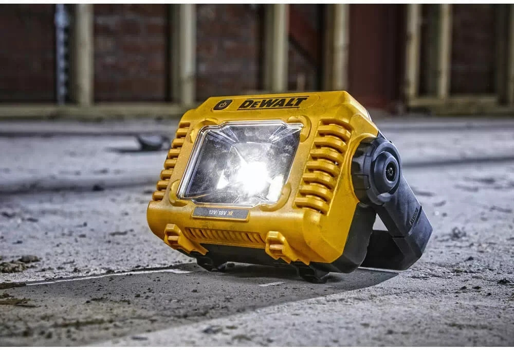 Професійний ліхтар світлодіодний акумуляторний DeWALT DCL077 : 12/18 V (без акума і зарядки) Київ - фото 14