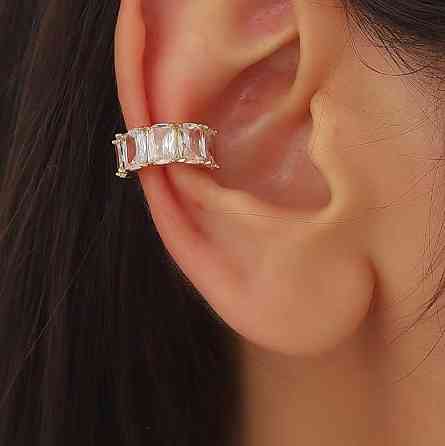 Кафф серьга без прокола с цирконием, клипса на ухо с камнями, ear cuff серебристый Киев