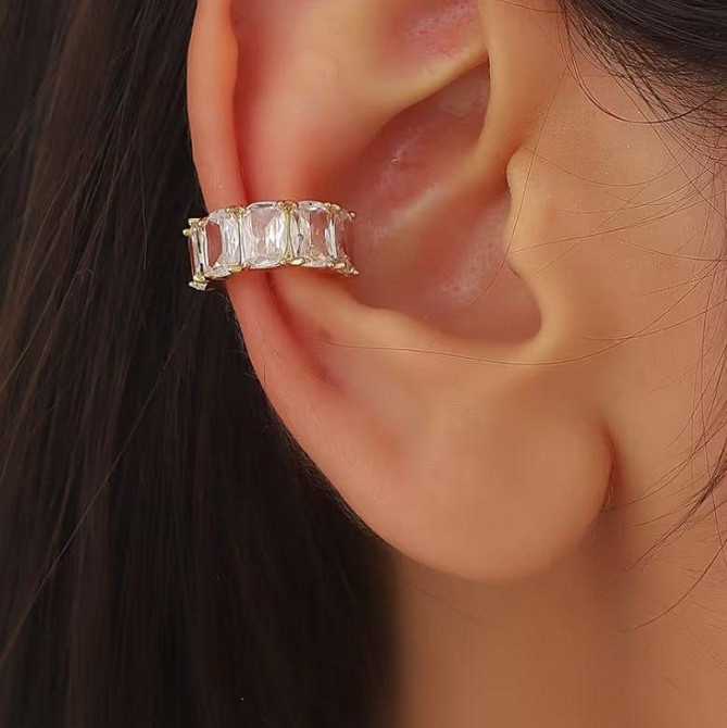 Кафф серьга без прокола с цирконием, клипса на ухо с камнями, ear cuff серебристый Киев - изображение 1