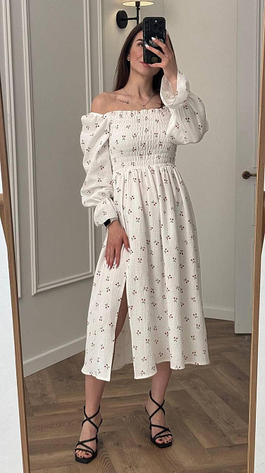 Жіноча сукня міді з відкритими плечима з мусліну Вишні M/L Харків - фото 3