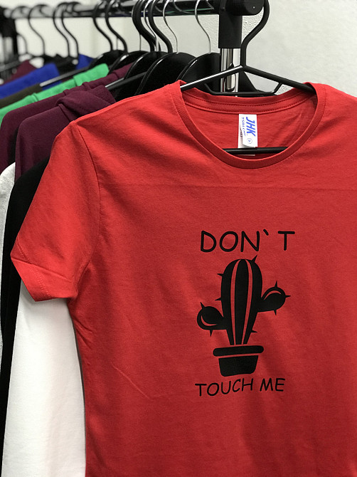 Футболка unisex с кактусом и надписью - 