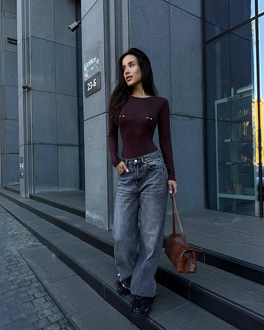 Женский базовый боди с акцентным пирсингом на груди вискоза Шоколад, 46/48 Одесса - изображение 10