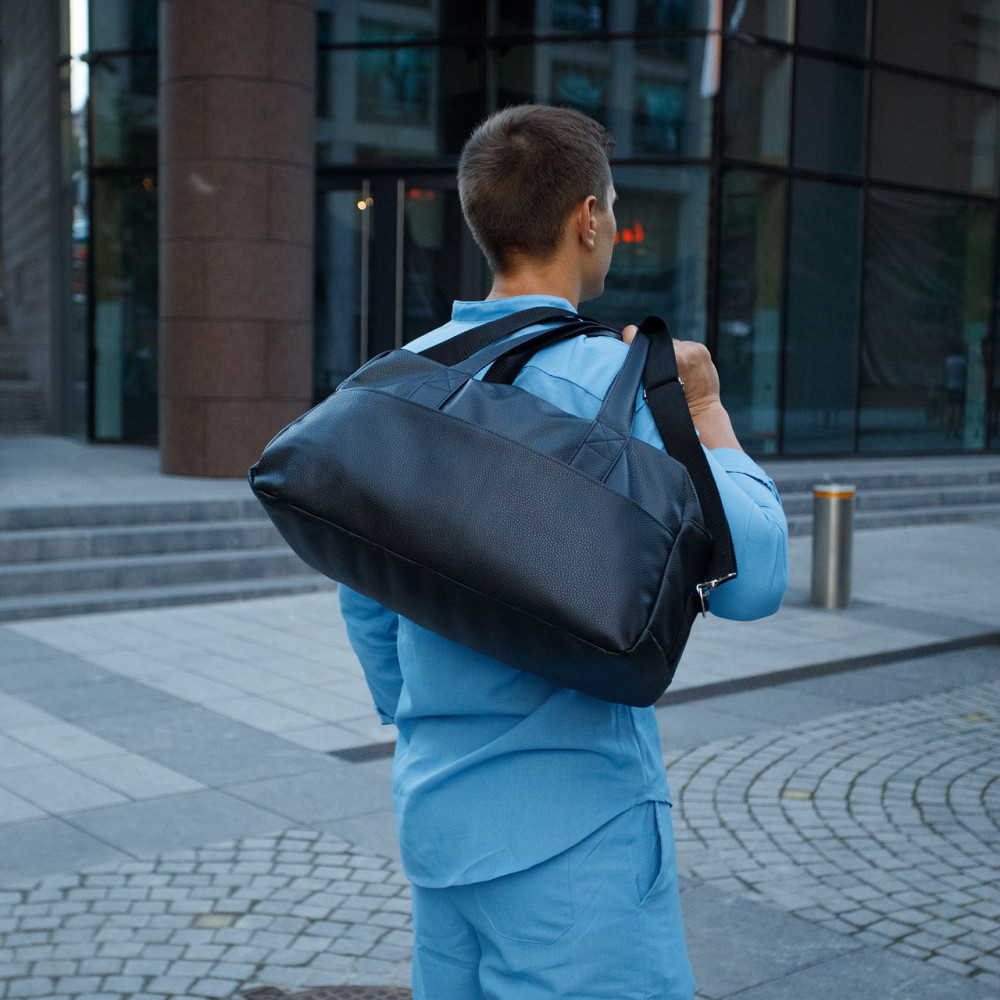 Дорожня спортивна сумка для тренувань і фітнесу з плечовим ременем, чорнаMasterSem Київ - фото 1