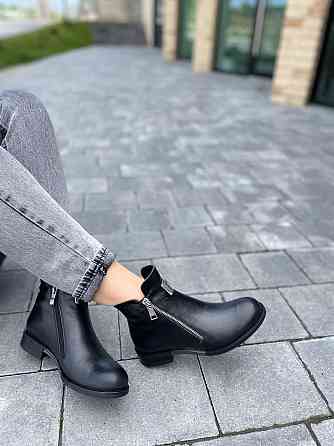 Без бренда Черевики жіночі D and V чорні натуральна шкіра зимові высота 11 см размеры 36 37 39 Коломыя