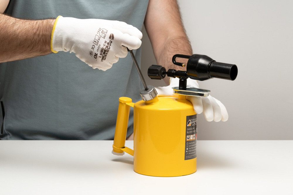 MASTERTOOL Лампа паяльна бензинова MASTERTOOL 1.5 л 1100°С 32 мм 1200 г/год 0.25 МПа 44-5215 Київ - фото 4