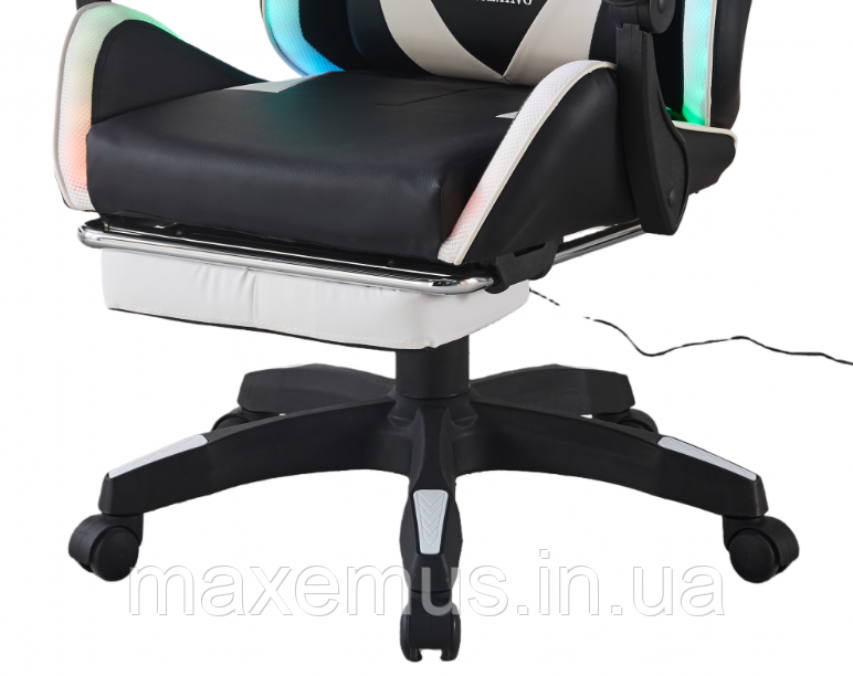 Геймерское компьютерное кресло Bonro B-144 Белое с RGB подсветкой, массажем и подножкой Мостиська - фото 14