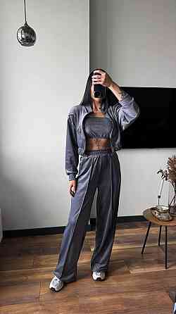 Женский плюшевый костюм тройка: кофта топ и штаны велюр Графит, 42/44 Одесса