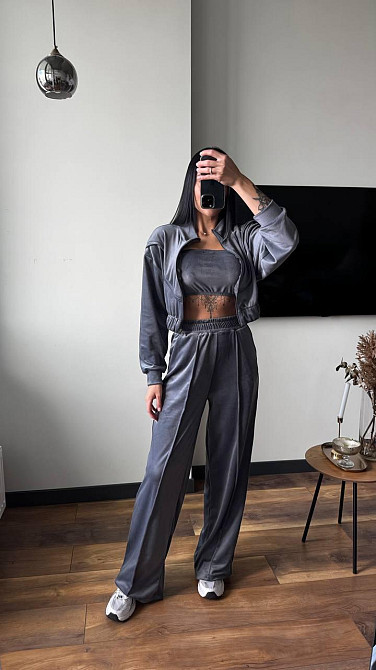 Женский плюшевый костюм тройка: кофта топ и штаны велюр Графит, 42/44 Одесса - изображение 5