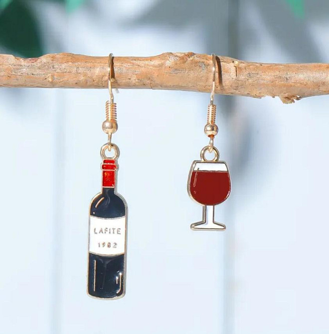 Асимметричные серьги-подвески в форме бутылки красного вина и бокала. 2 шт. Киев - изображение 5