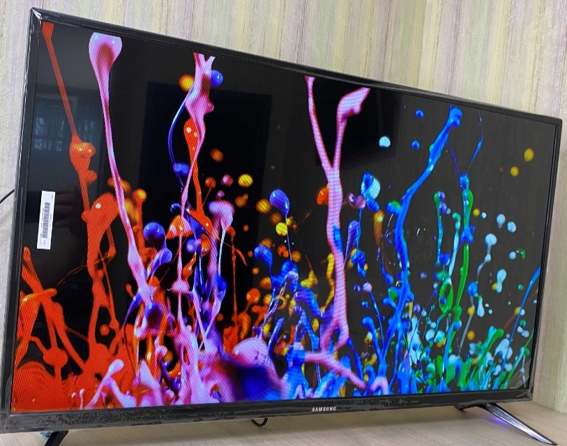 Телевизор: Samsung 42