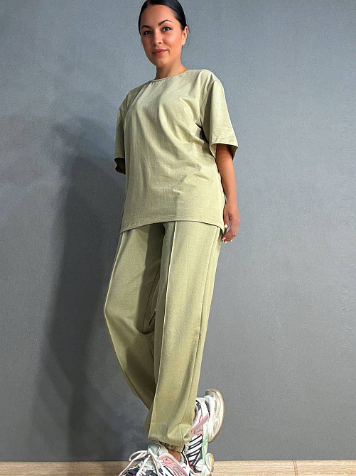 Костюм женский CAPPITONE 101212 оверсайз футболка и джогеры с нашивками хаки, хаки, L Киев - изображение 1