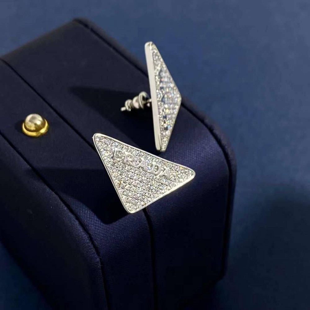 Сережки Прада в посрібнінні з розсипом цирконію з логотипом Одеса - фото 2