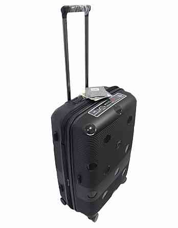 Чемодан пластиковый AIRTEX 246 средний черный Киев