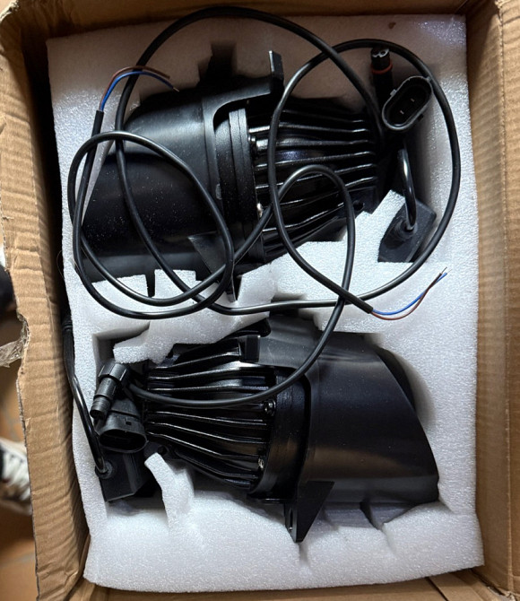Поврежден Комплект противотуманных BI-LED фар StarLight AUDI A4/A5/A6/Q3/Q5 VW Passat CC белый/желтый/дальний свет 3