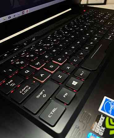 Ноутбук ASUS ROG Strix Scar 17" GTX 1050ti/i7-8750h/ssd 1tb/16Gb. Київ