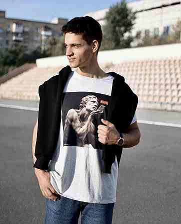 Біла чоловіча футболка з принтом Чернівці