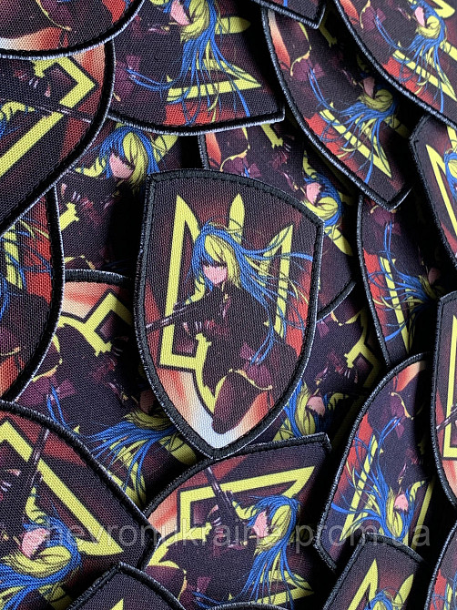 Друкований шеврон Аніме Дівчина (Форма щит. На липучці) Розмір 9x6.5см Київ - фото 2