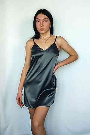 Жіноча нічна сорочка атласна на регульованих бретельках Графітовий L Харків