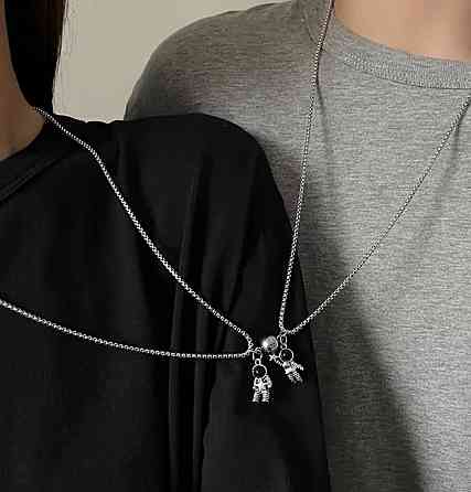 Парные кулоны космонавты магнитные на цепочке, подвески для влюбленных Киев