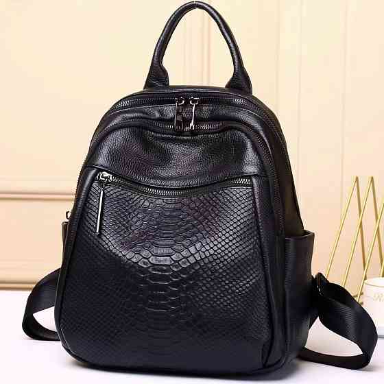 Рюкзак жіночий шкіряний з тисненням під рептилію 23х30х13, сумка наплічна для міста, чорна Київ