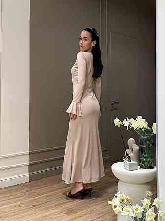 Жіноче стильне елегантне плаття в довжині максі мікродайвінг Бежевий, 44/46 Одеса