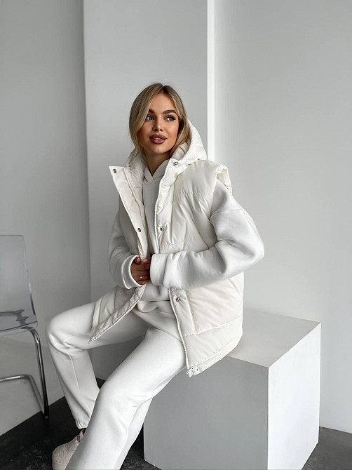 Жіночий теплий жилет з капюшоном  плащівка еммі на синтепоні Молочний, 42/44 Одеса - фото 3