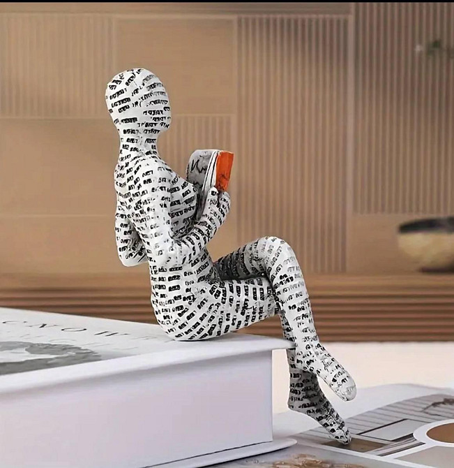 Декоративная фигурка человека с книгой для интерьера Киев - изображение 3