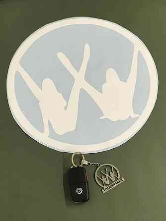 Виниловая наклейка на автомобиль - 