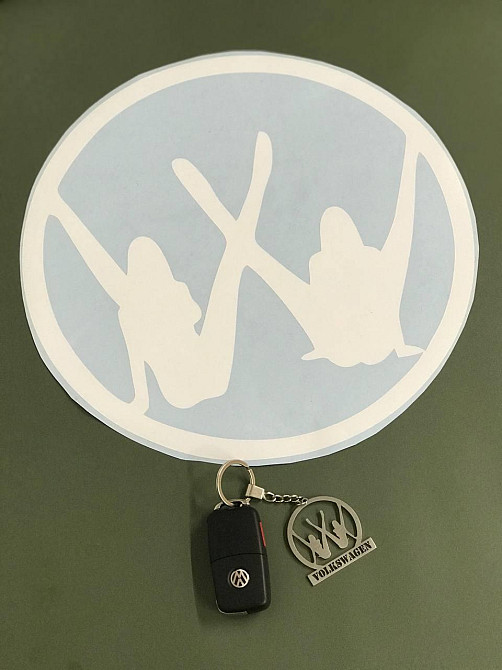 Вінілова наклейка на автомобіль — "VOLKSWAGEN". Чернівці - фото 2