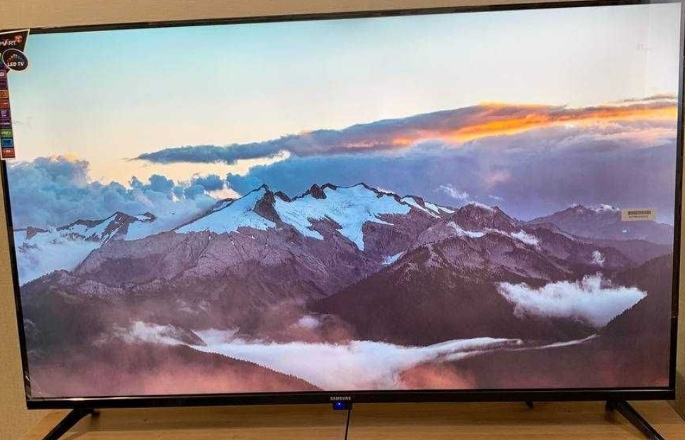 Телевизор Безрамный Samsung 45