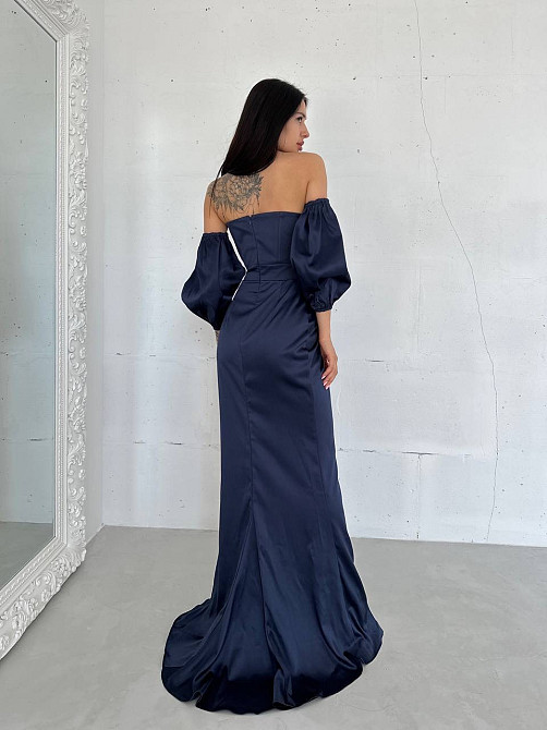 Женское роскошное вечернее платье со шлейфом и съемными рукавами из королевского атласа Темно-синий, M Одесса - изображение 10