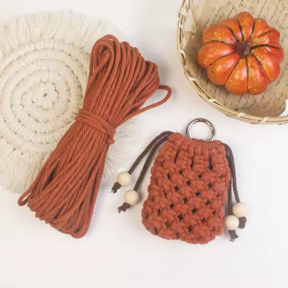Набор макрам для ручного вязания чехла для наушников и аксессуаров 8х7см оранжевый для рукоделия и творчества Каменец-Подольский - изображение 1