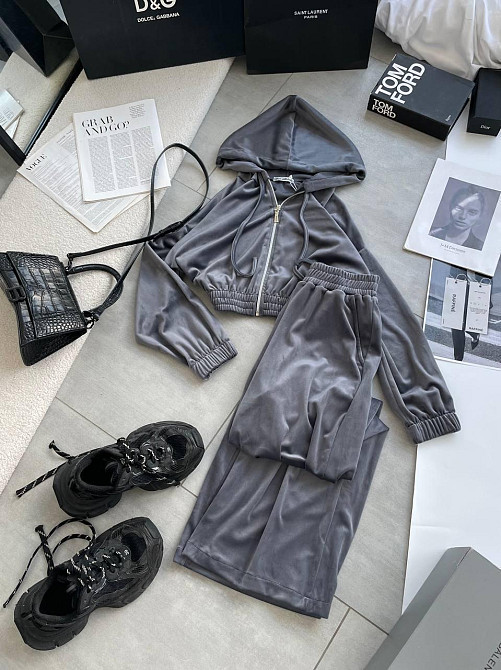 Женский прогулочный оверсайз костюм двойка: кофта и штаны турецкий велюр. Графит Одесса - изображение 8