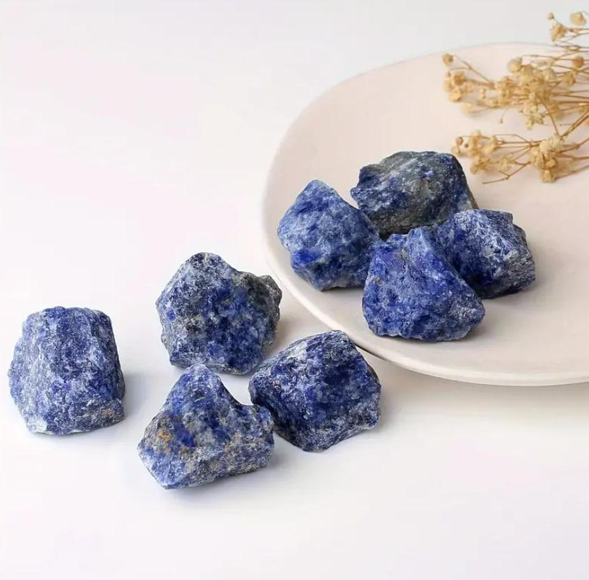 Натуральный кристалл голубого содалита, 3- 3.5 см. Необработанные кристаллы содали и 1шт. Киев - изображение 1